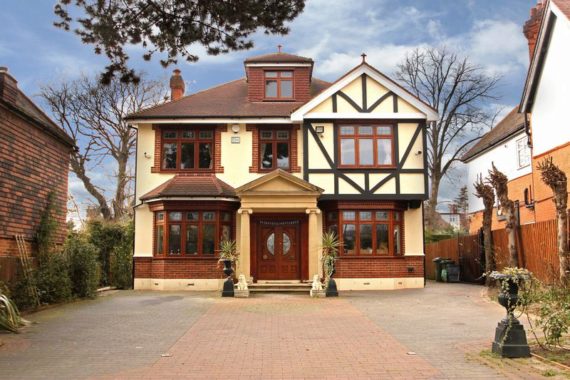 8&nbsp;Bedroom&nbsp;Detached